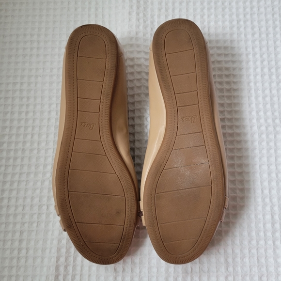Bass Women's Size: 7.5 M Go-to comfort slip on nude Flats - Picture 10 of 11